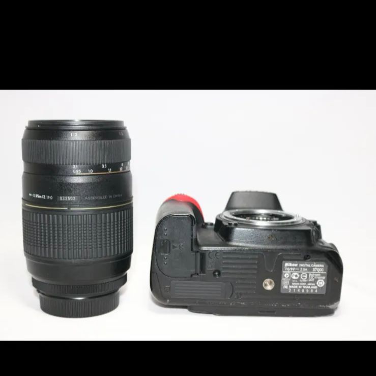 近～望遠対応 万能レンズ Nikon D7000 本格機 一眼レフ 高機能