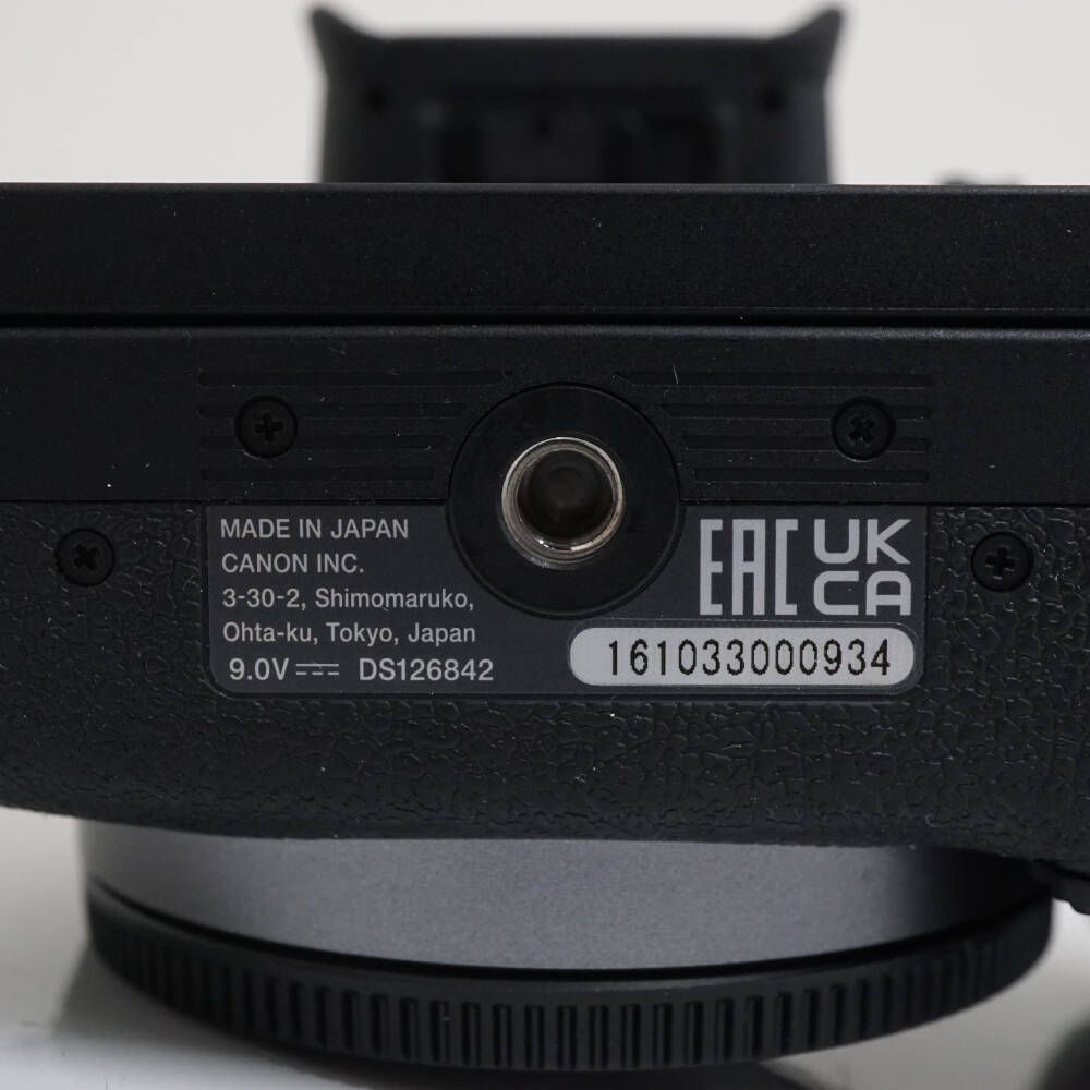 Canon EOS R10 ボディ USED美品 本体+バッテリー APS-C 2022年発売  