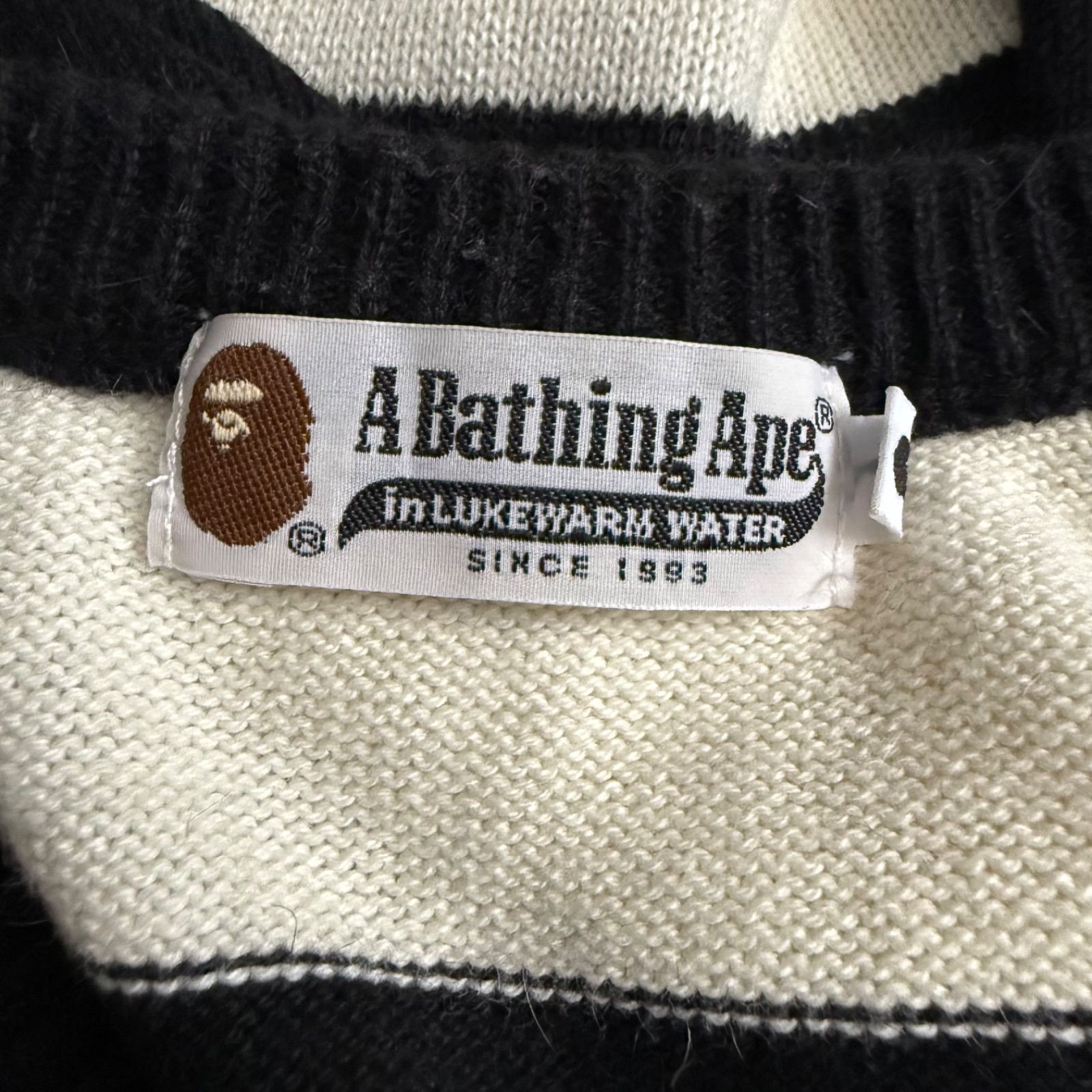 y□アベイシングエイプ⁄A BATHING APE Vネック ニット ABathingApe 