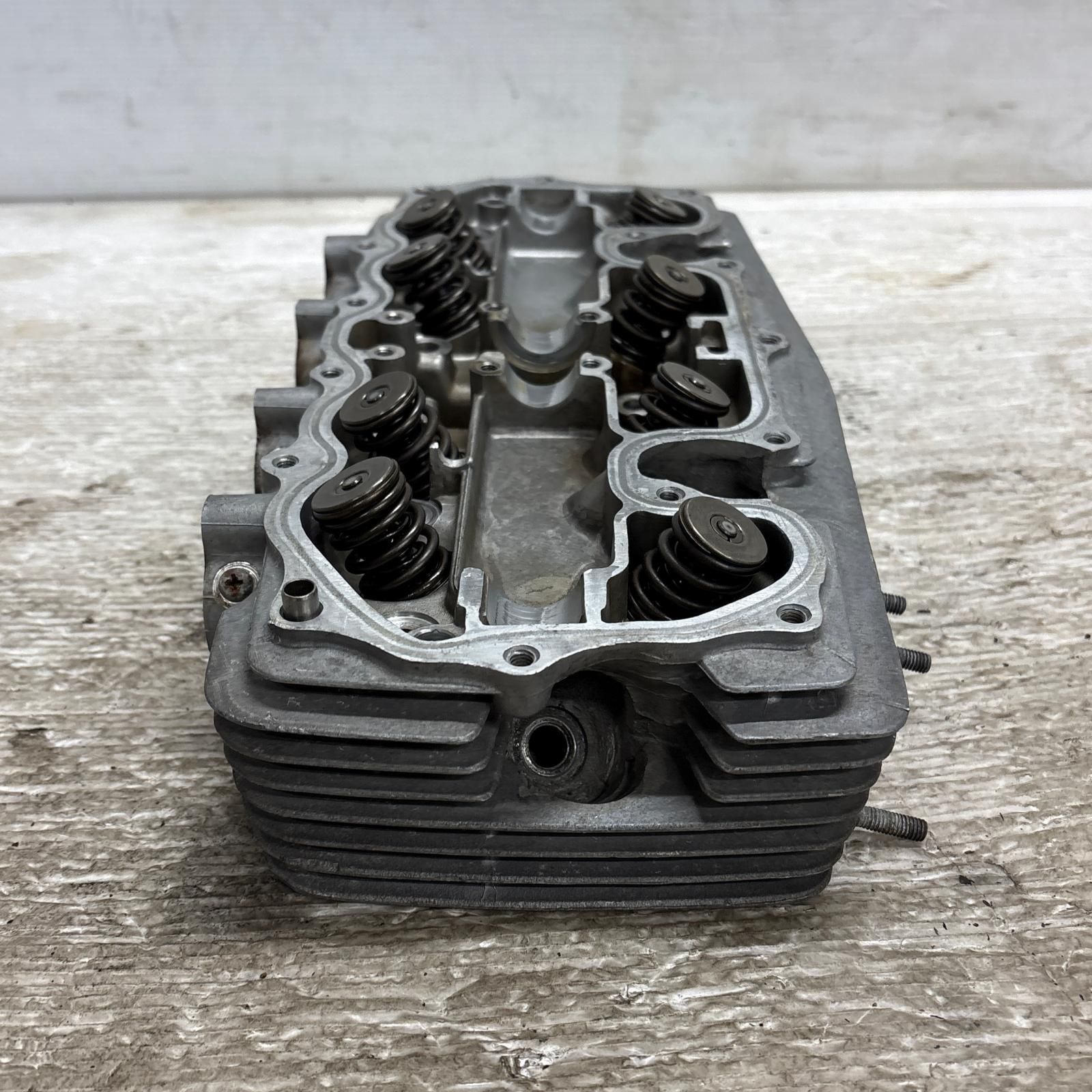 シリンダーヘッド ホンダ