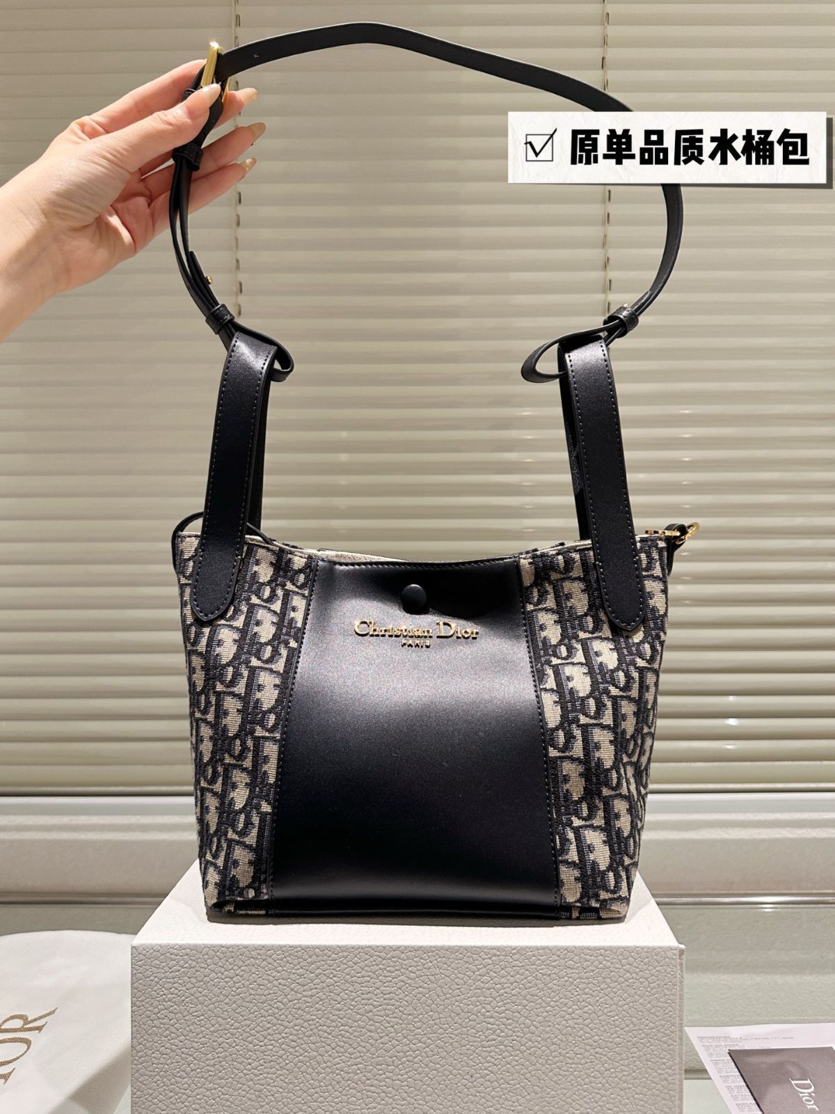 【Dior】Signature バケットバッグ S BK Dioriviera Small Signature Bucket Bag Grained Calfskin and