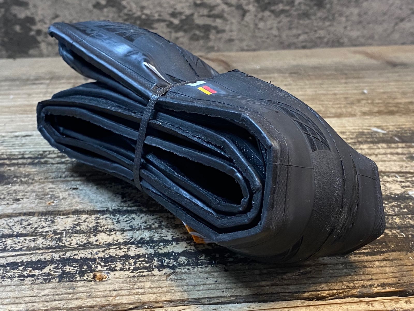 クリンチャータイヤ