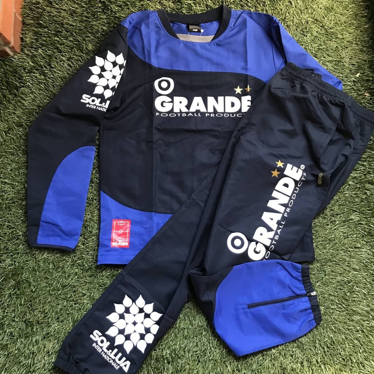 GRANDE ピステ上下セット /ネイビーXブル－/未使用新品/一枚物