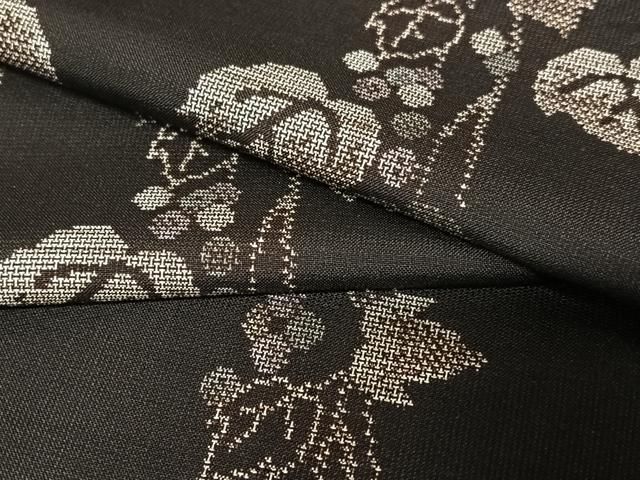 平和屋着物●本場大島紬　9マルキ　葡萄蔦の葉文　正絹　逸品　AAAU8036zg 平和屋着物○本場大島紬 9マルキ 葡萄蔦の葉文 正絹 逸品 AAAU8036zg