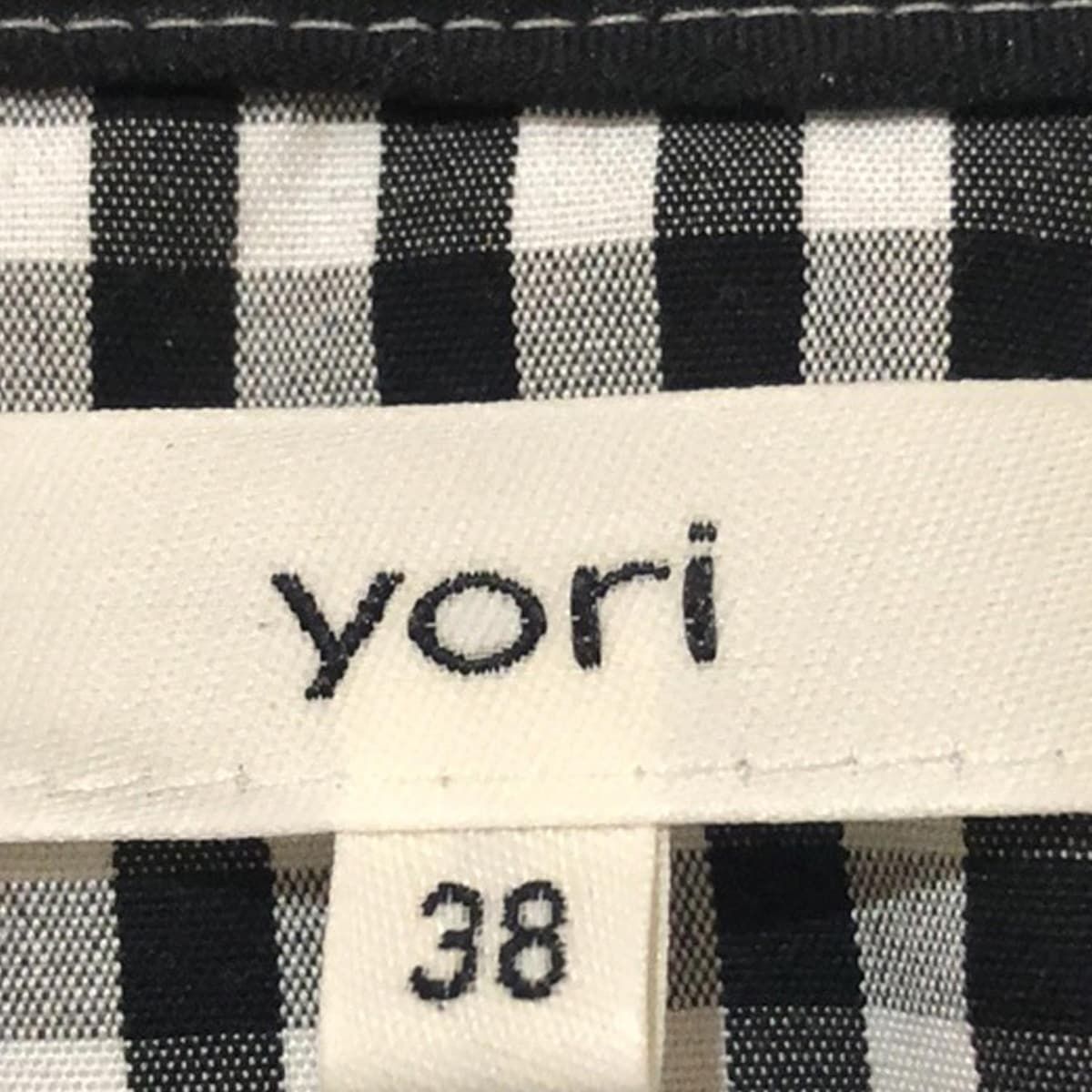 最新人気 yori(ヨリ) 長袖シャツブラウス サイズ38 M レディース美品 - 黒 シャツ/ブラウス(半袖/袖なし)