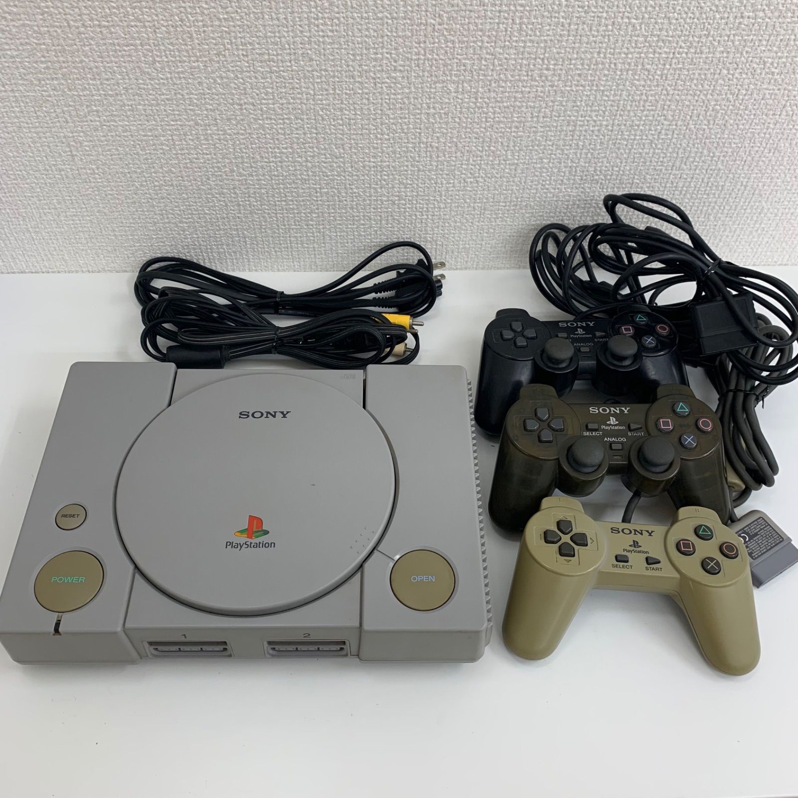PlayStation プレステ 本体 コントローラー3個 おまけ付 C803 