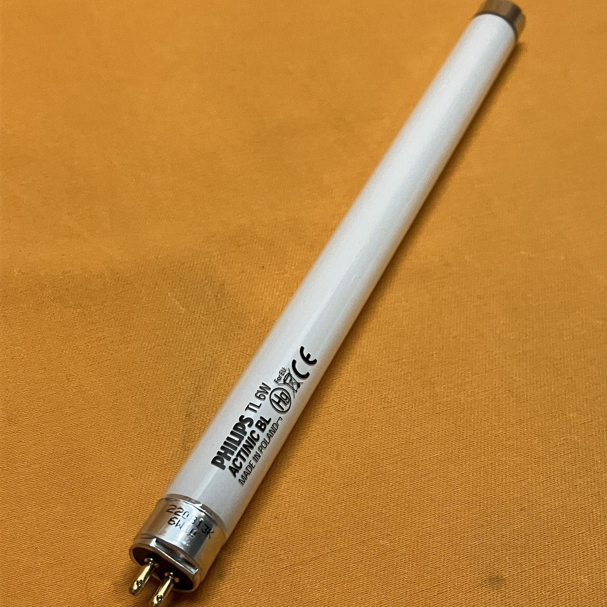 捕虫器用ランプ(25本入×10箱セット) フィリップス ACTINIC BL 6W Amazon |