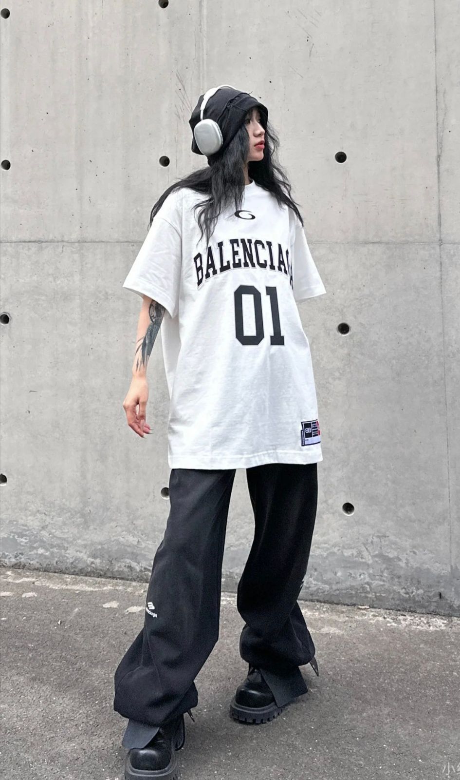 【BALENCIAGA】バレンシアガ・クルーネックプリントTシャツ BALENCIAGA (バレンシアガ) バックプリント クルーネック 半袖 T