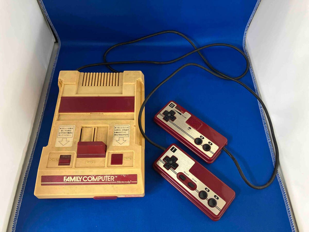 Nintendo ファミリーコンピュータとゲームソフト(ジャンク品) ジャンク Nintendo FAMILY COMPUTER ファミリーコンピュータ