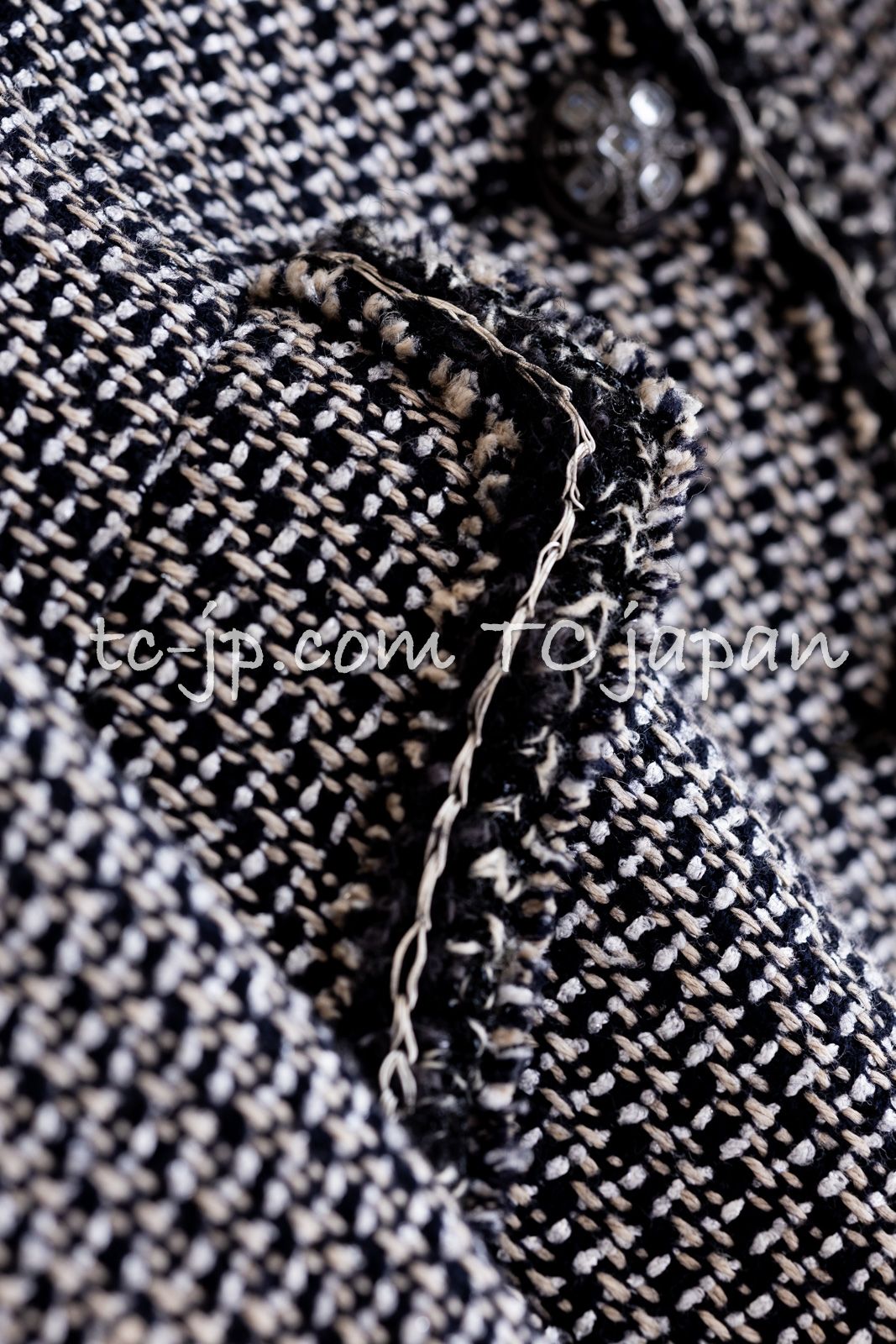 CHANEL - 75万 シャネル ジャケット CHANEL  グレー ブラック 黒 リネン ウール ツイード 貴重なグリポア 宝石 ボタン ノーカラー コートカーディガン 36 38 75万 シャネル ジャケット CHANEL グレー ブラック 黒 リネン
