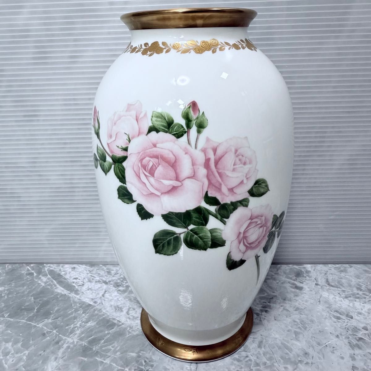 【元箱あり】NARUMI BONE CHINA 金彩 花瓶 元箱あり】NARUMI BONE CHINA 金彩 花瓶 - メルカリ
