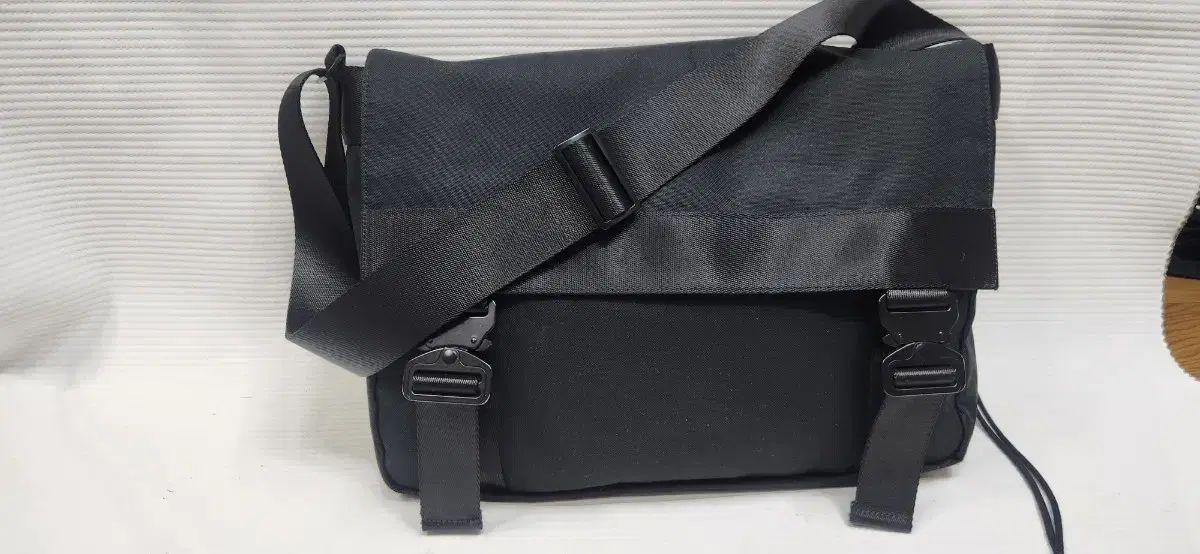 メゾン ミネデ メッセンジャーバッグ