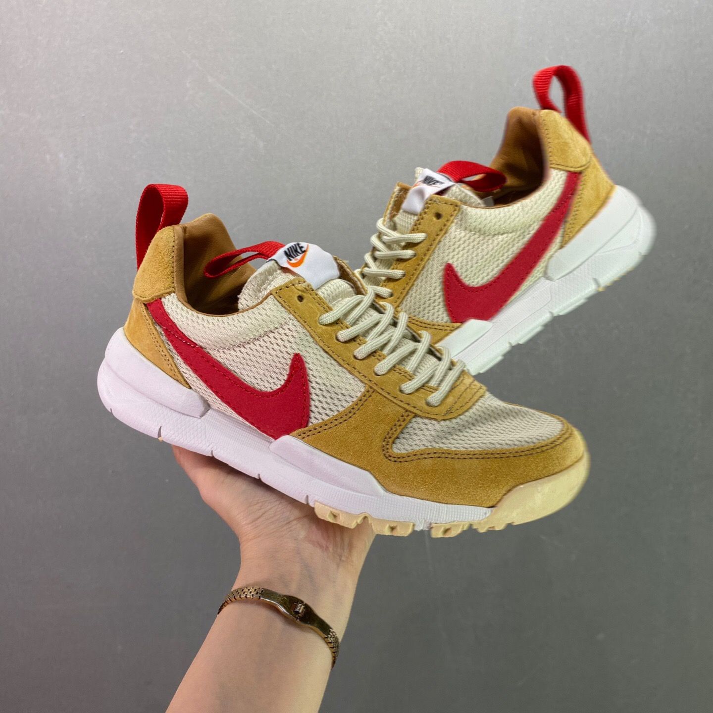 新品未使用ナイキ Nike Tom Sachs x Nike Craft Mars Yard TS NASA 2.0 宇宙飛行士 AA2261-102  男女兼用 - メルカリ