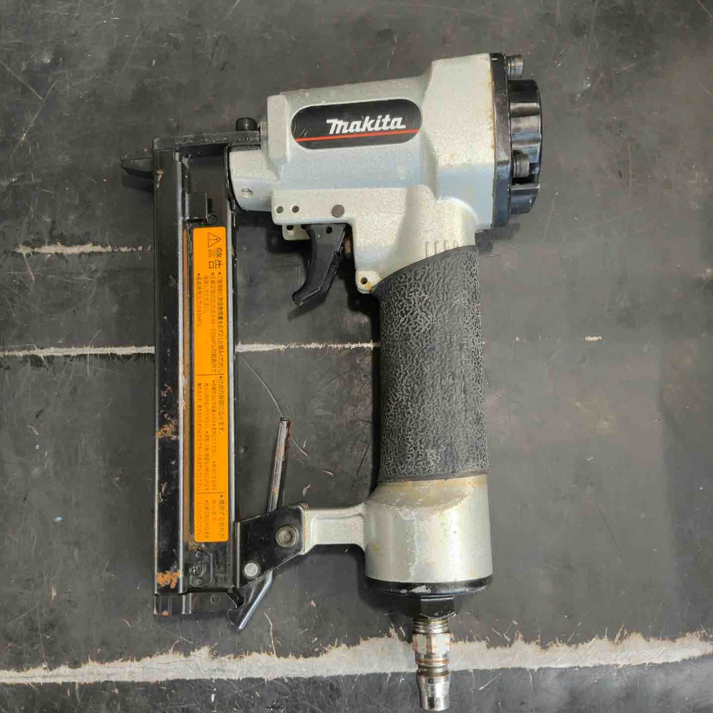 ☆マキタ(makita) 常圧エアタッカ AT425BZK【草加店】 【公式通販】 ☆マキタ(makita) 常圧エアタッカ AT425BZK【草加店】 【公式通販】