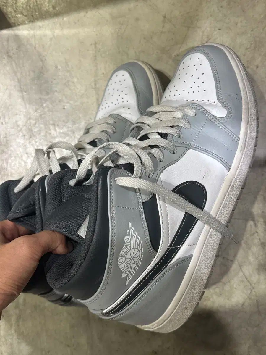 ナイキ エア ジョーダン ミッド ライト スモーク グレー アントラサイト 270