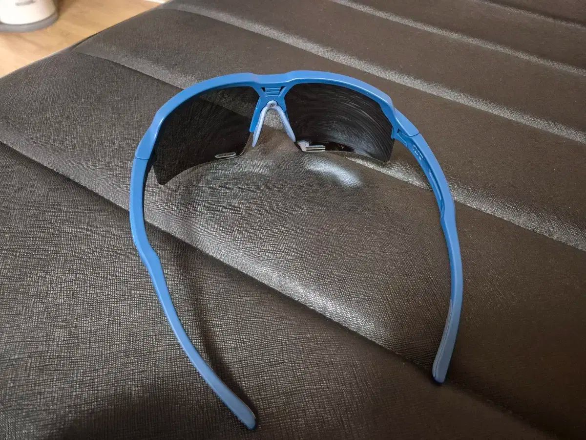 ユニセックス VALENTINO