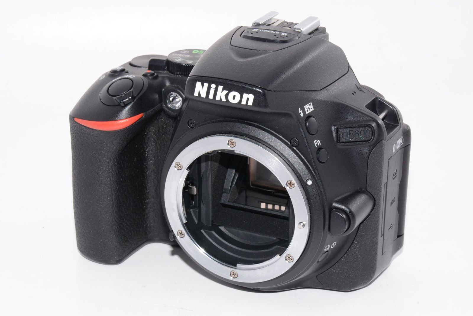 外観特上級】Nikon デジタル一眼レフカメラ D5600 ボディ - メルカリ