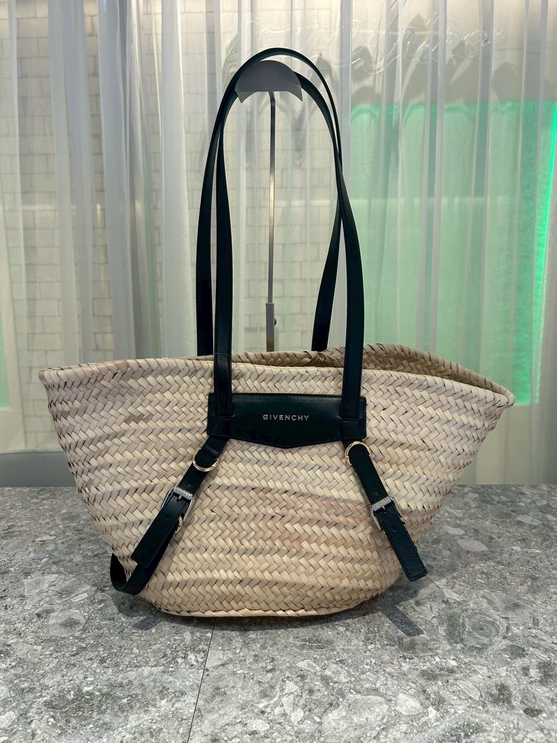 ジバンシィ GIVENCHY ヴォワイユー バスケット スモール ラフィア ストロー×レザー カゴバッグ ベージュ
