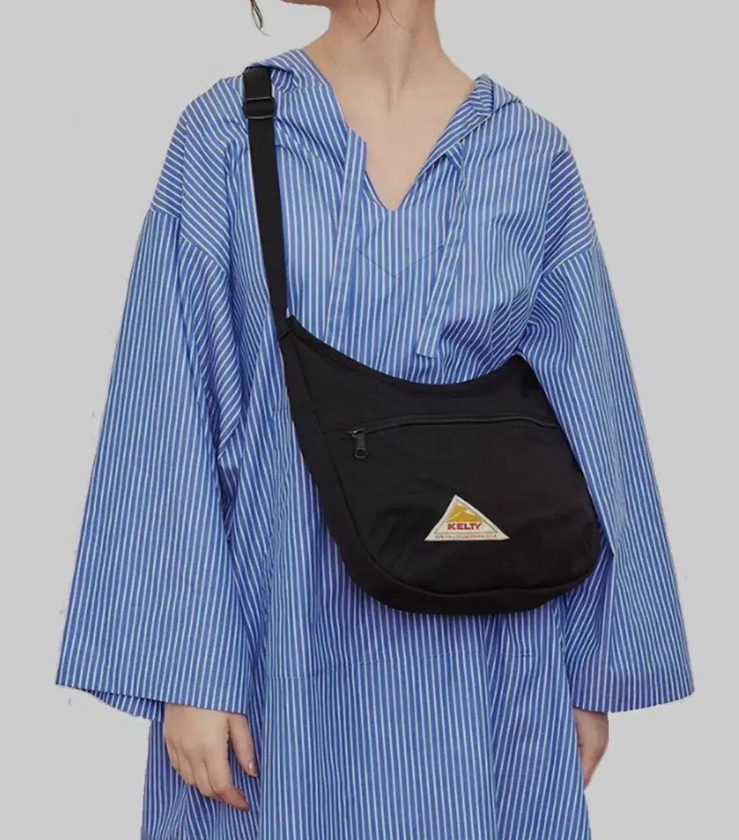 kelty ケルティ カーブショルダー クロスバッグ