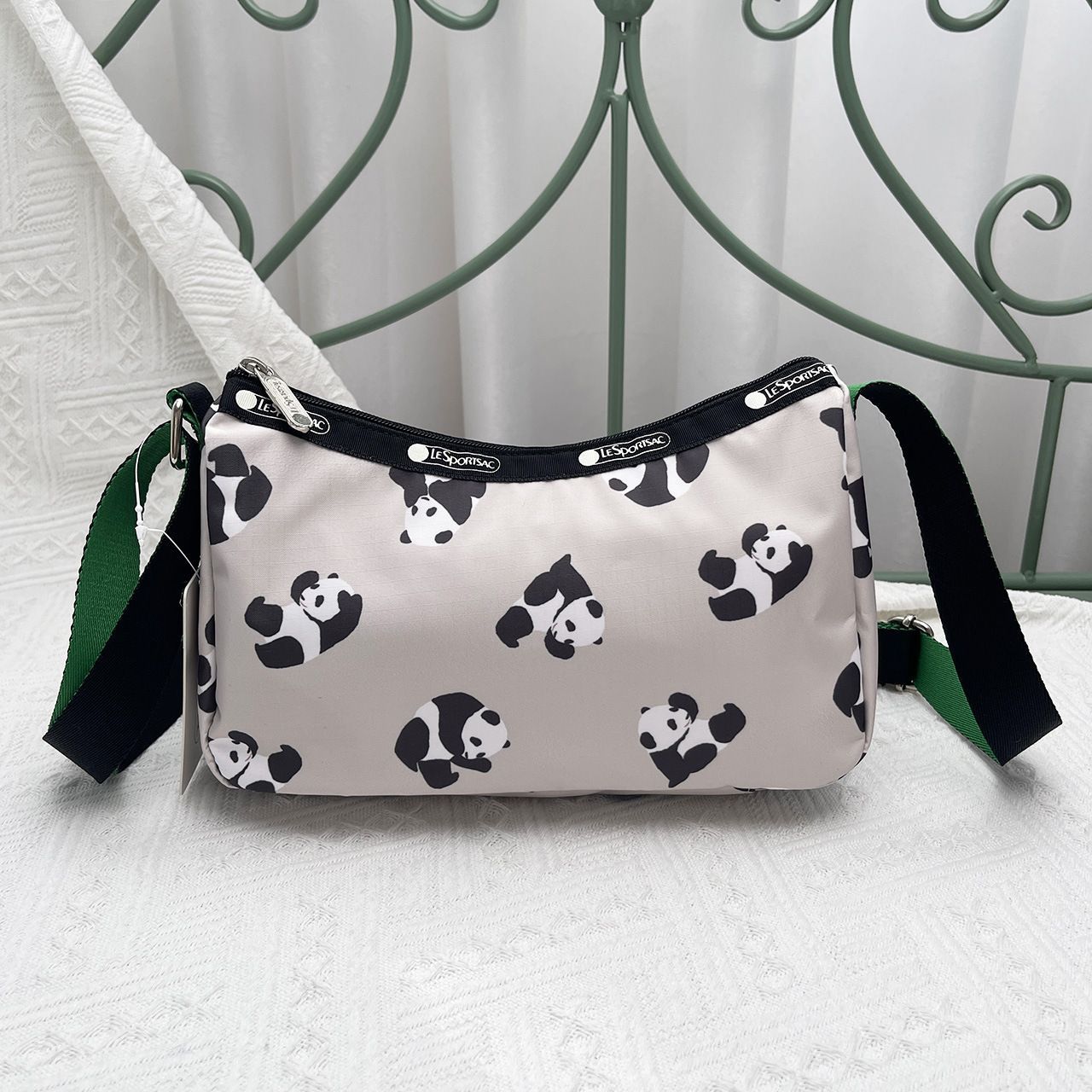 LeSportsac レスポートサック パンダ ショルダーバッグ 2way