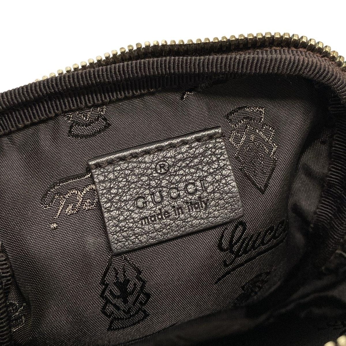 ダークブラウン