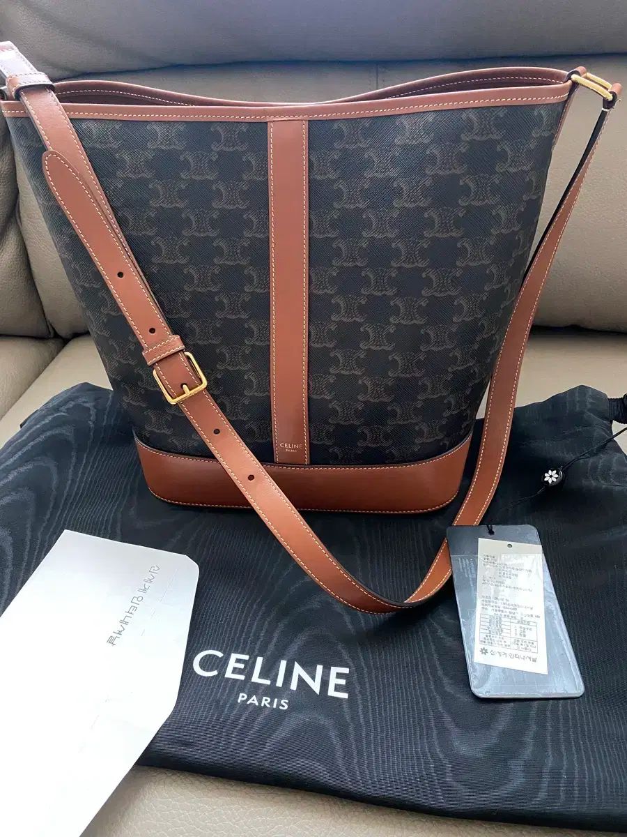 Celine(セリーヌ) トリオンフ バケットバッグ ミディアム - メルカリ