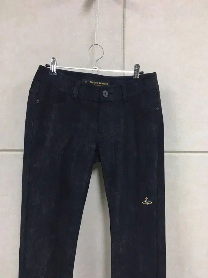 スリムフィット ストレッチパンツ