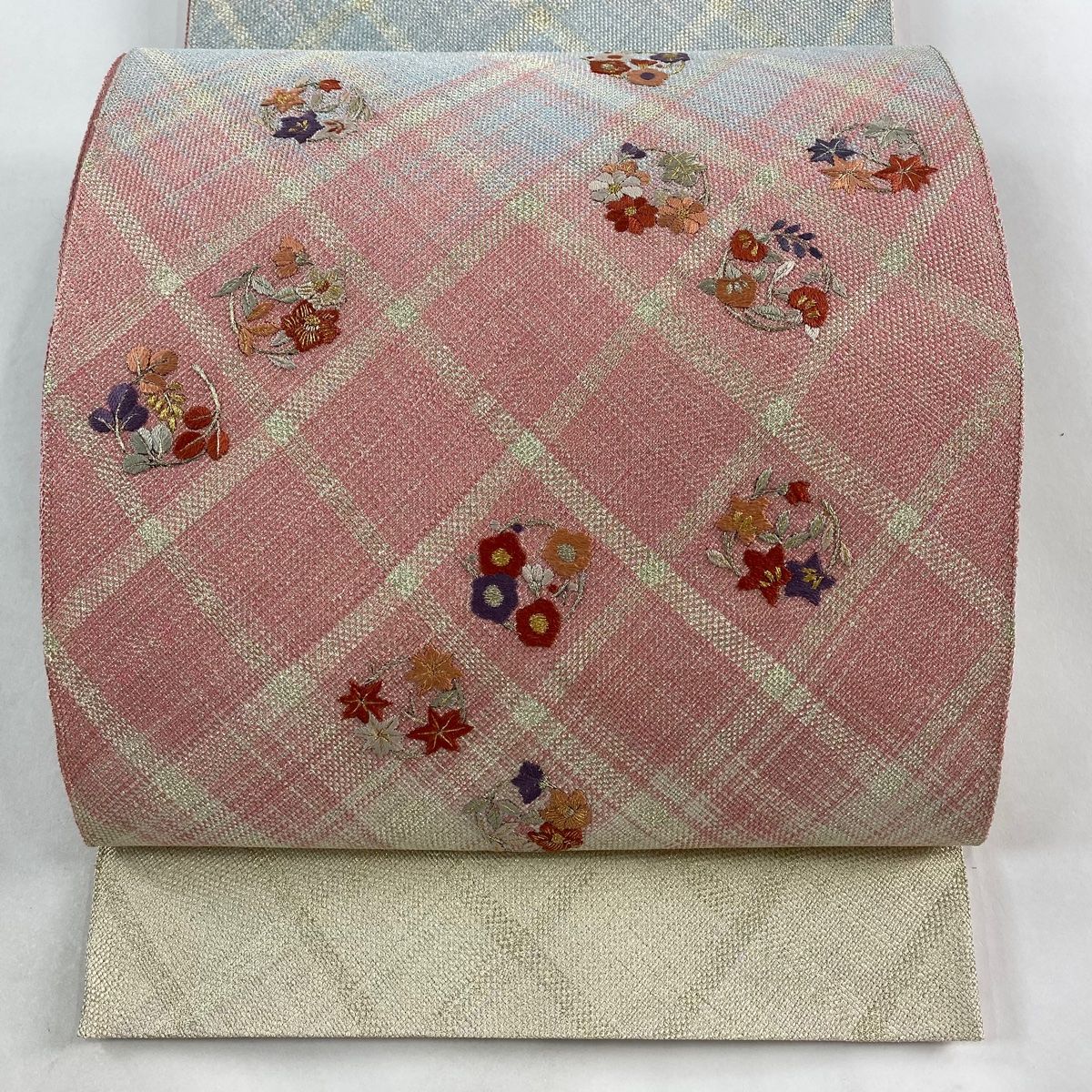 花柄刺繍 袋帯 淡いピンクと まるまる薄いピンク 花柄刺繍 袋帯 銀通し