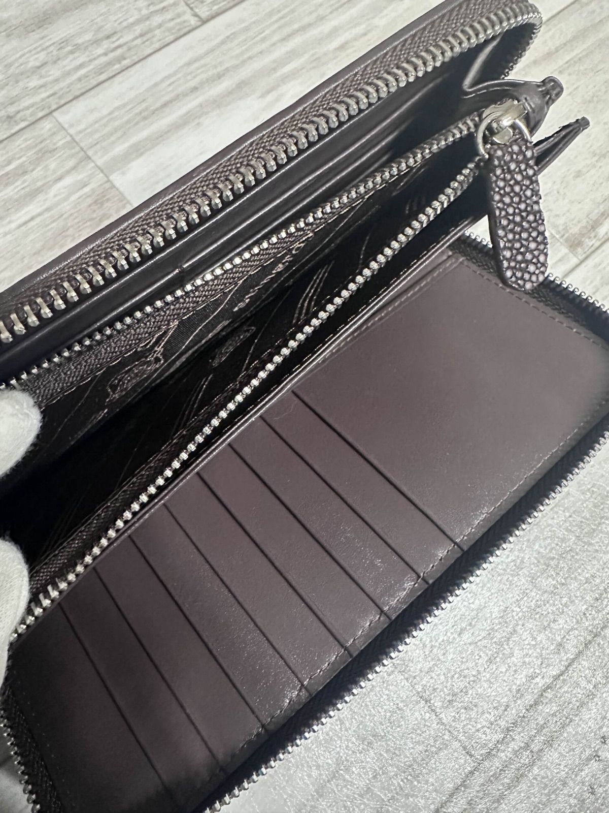 THA300390F】スティングレー 長財布 ポリッシュ加工 ウォレット