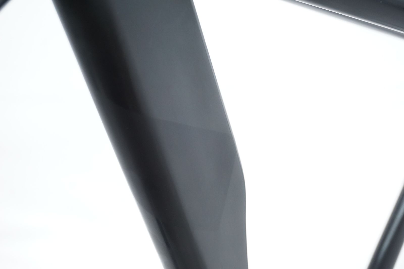 ONE ダーカスワン