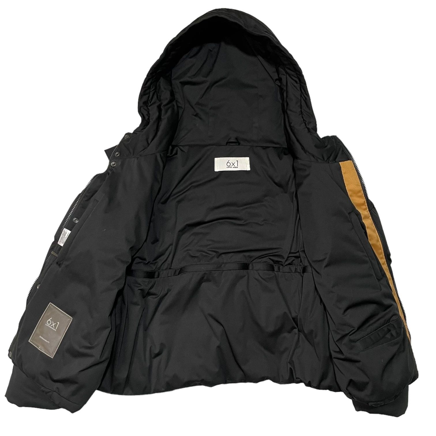 未使用品△6×1 COPENHAGEN シックスバイワン コペンハーゲン S06-02-007 COCOON DOWN JAKET コクーンダウンジャケット ブラック 1 正規品 レディース オススメ◎ 定価99,000円 6×1 COPENHAGEN シックスバイワンコペンハーゲン S06-02-007