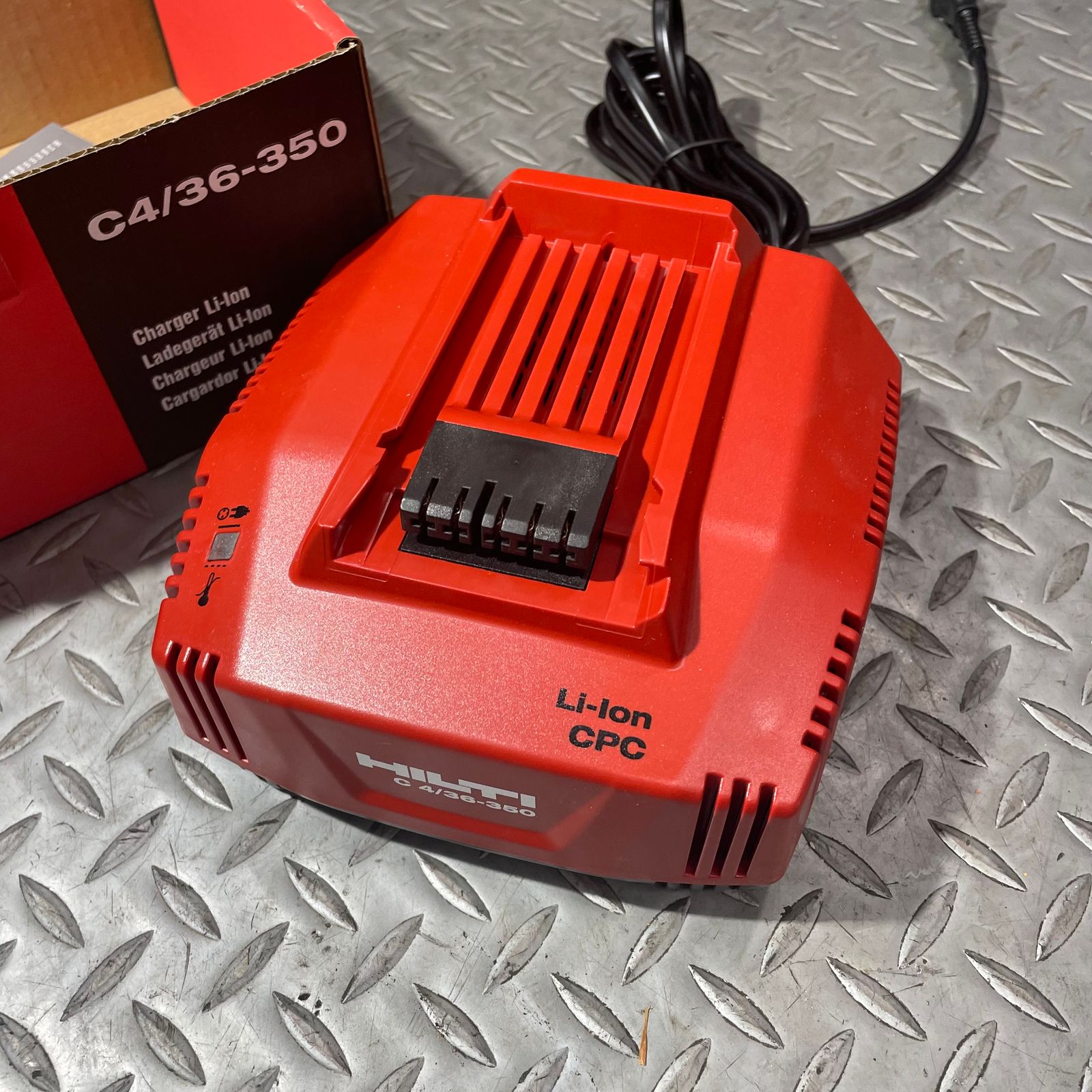 HILTI Li-Ionバッテリー C 4/36-350充電機