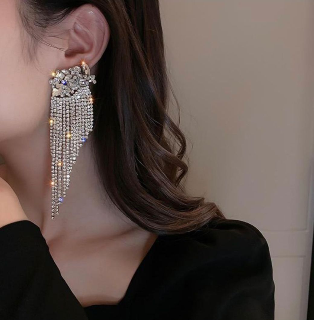 ❤ロングビジューピアス❤ベリーダンス ロングピアス ゆれるピアス 高