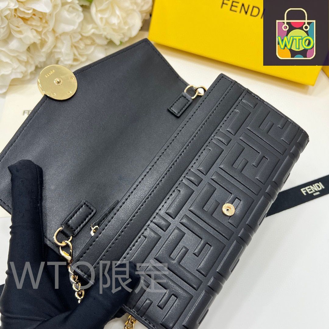 今日特価】Fendi フェンディ シリーズ ウォレット ショルダー