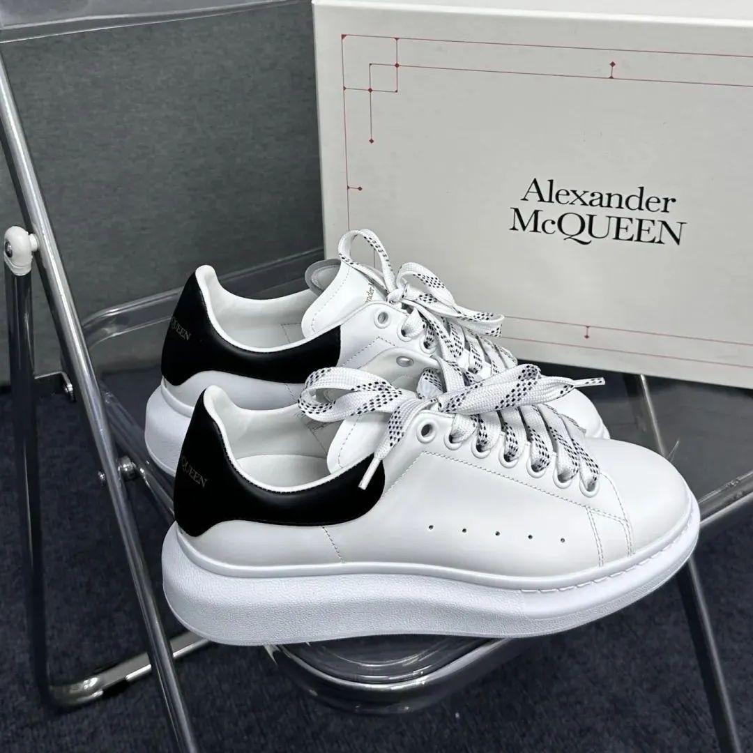 ALEXANDER MCQUEEN OVERSIZED SNEAKER レザー レースアップ