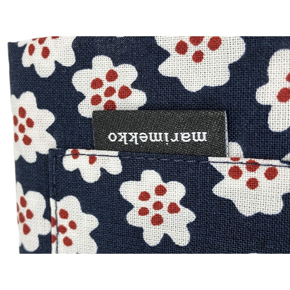 タグ付き 未使用 マリメッコ プケッティエプロン マリメッコ エプロン 新品未使用 プケッティ marimekko 花柄 紺