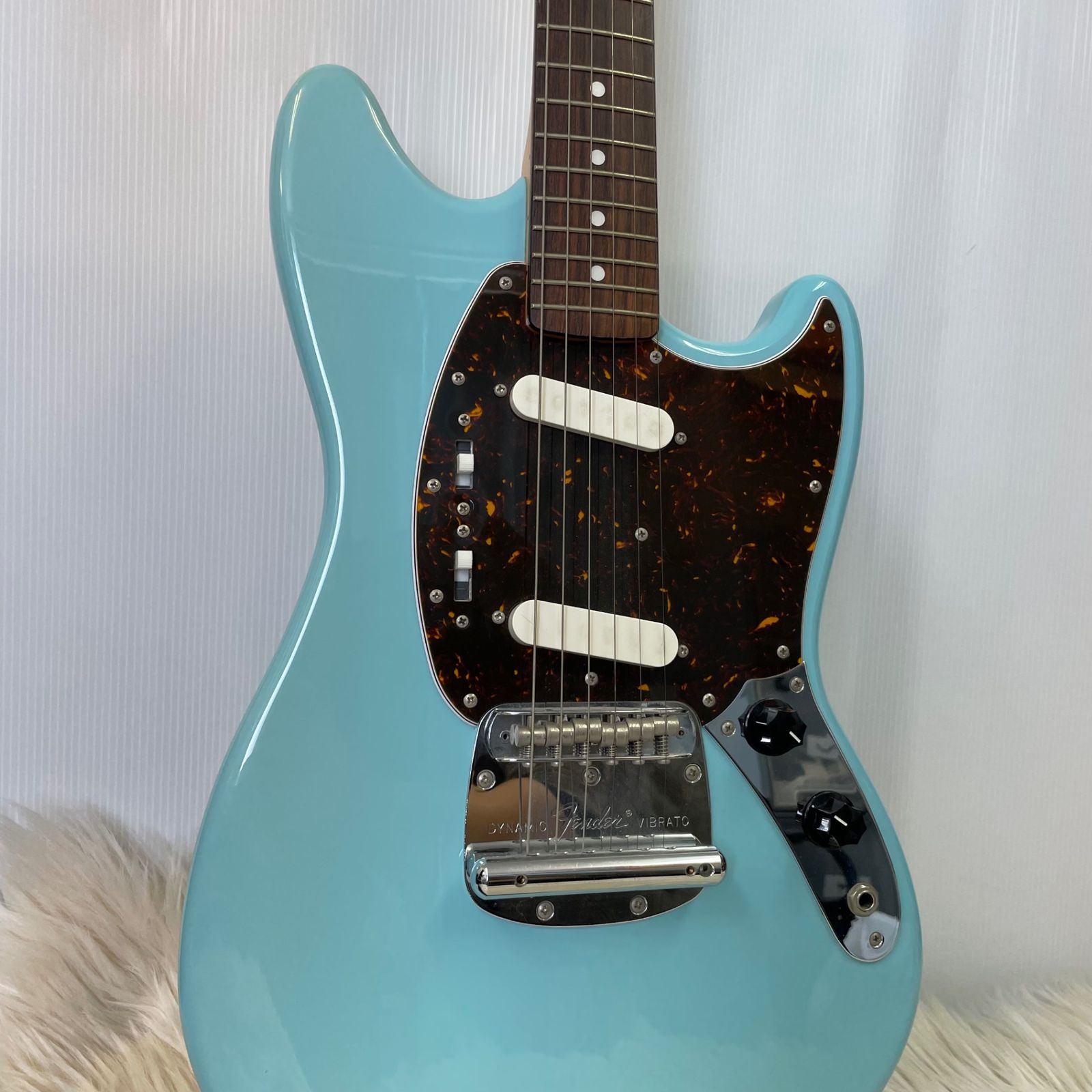 Fender フェンダー Mustang ムスタング sonic blue ソニックブルー ダイナミックビブラート エレキギター - メルカリ