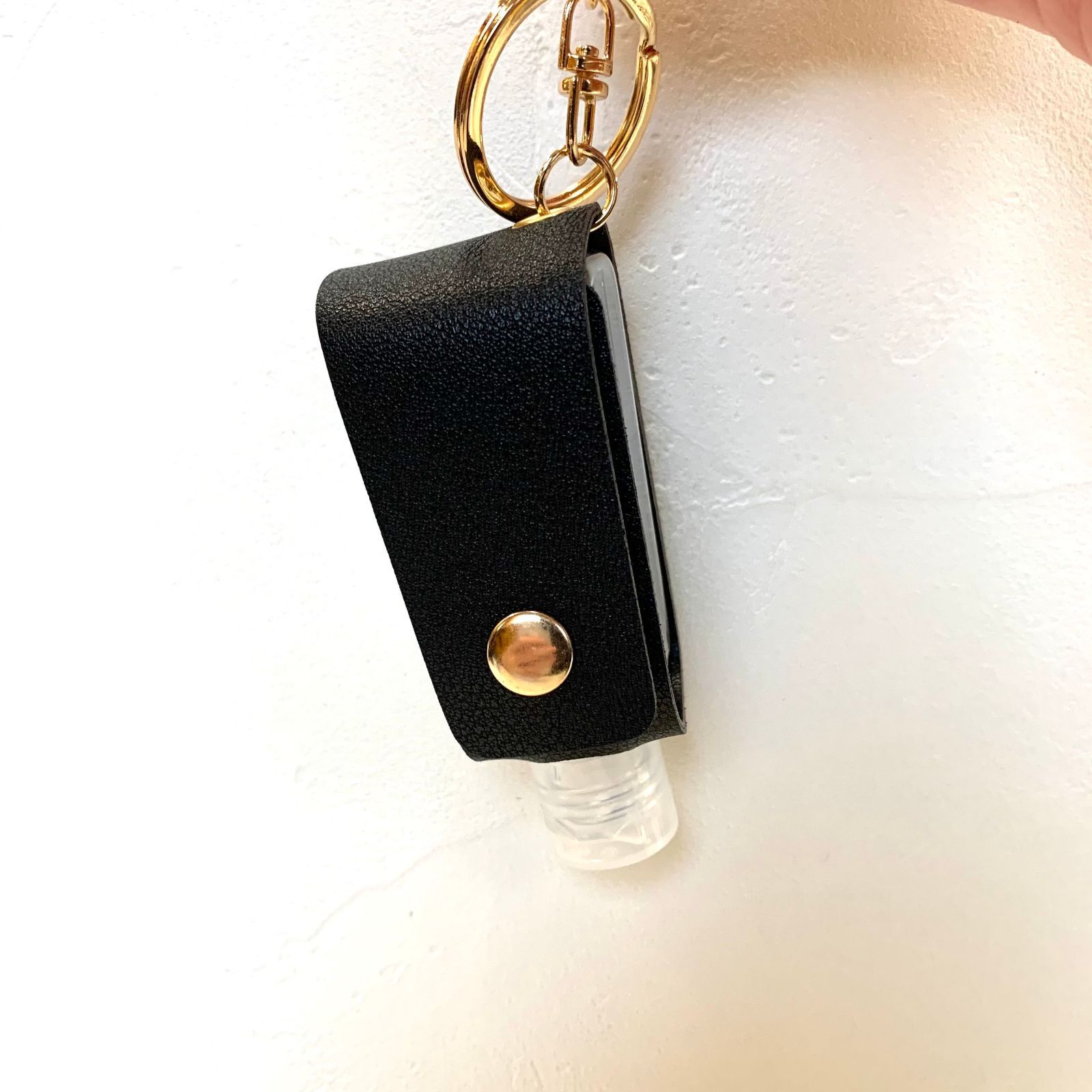 【ハンドジェルケース】30ml レザー ブラック キーホルダー 携帯 消毒 ボトル 容器 持ち運び 空 詰替 旅行 手洗い 通勤 通学トラベル ポータブル 可愛い おしゃれ