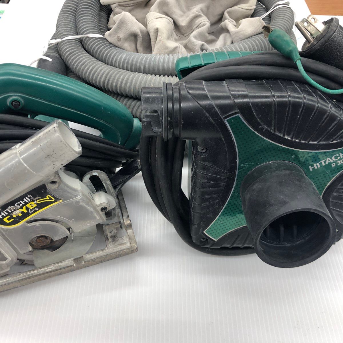 ДД HITACHI 日立 集じん丸のこ 100mm 100v N10459 集塵機R30Y3付き C4YB グリーン 傷や汚れあり