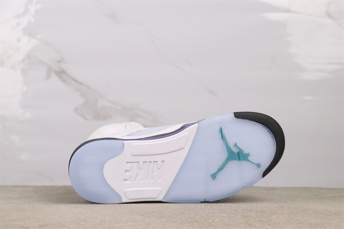 hさま専用　エアジョーダン5 今日特価】Air Jordan 5 エアジョーダン 5 HQ7978-100 ホワイト