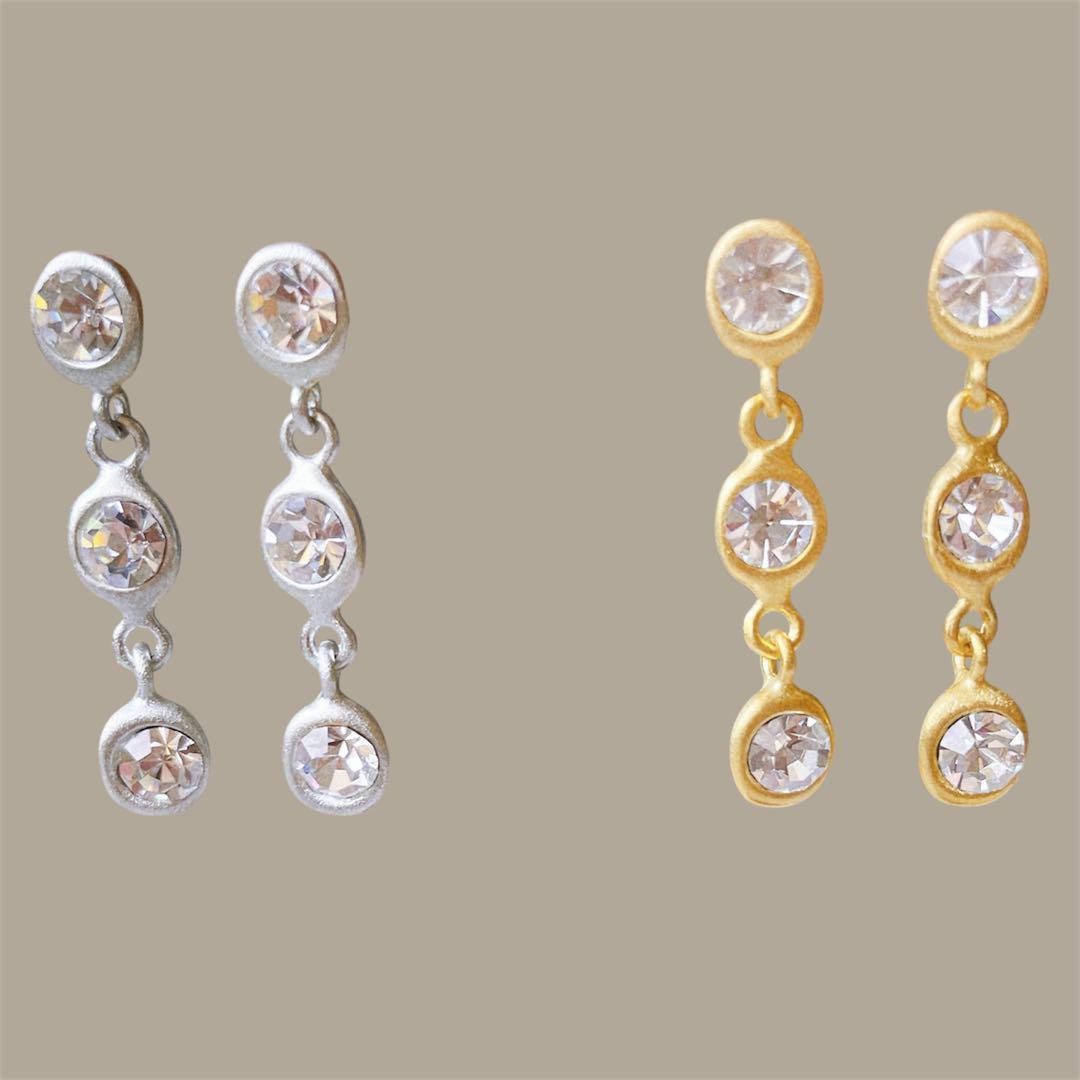 ロベルタチャレラ 上品なデザインと輝きのお洒落ピアス 22金メッキ