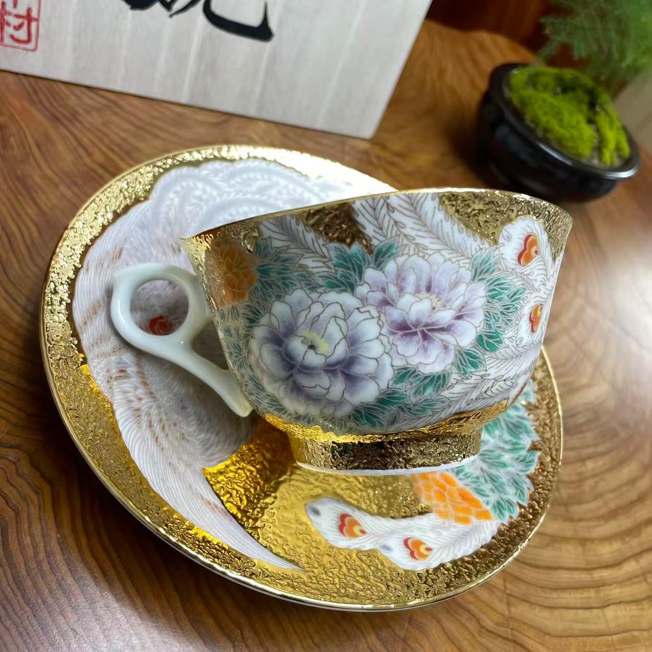 コーヒーカップ 金彩鳳凰図