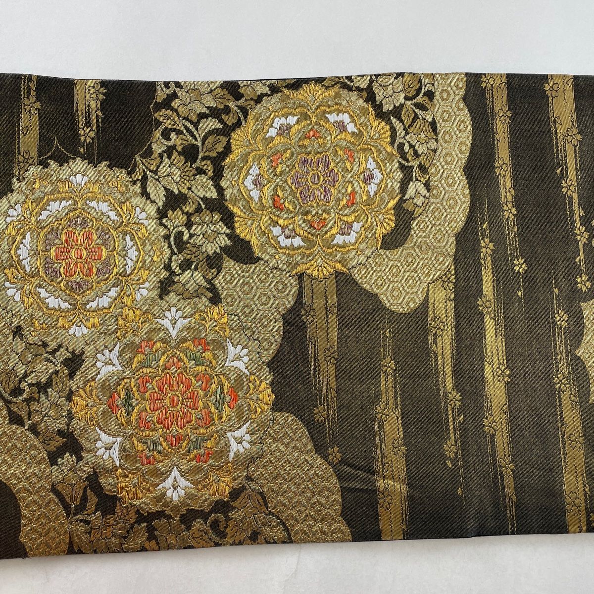 袋帯 美品 秀品 華文 菊唐草 金糸 箔 黒灰 六通 正絹 【中古】