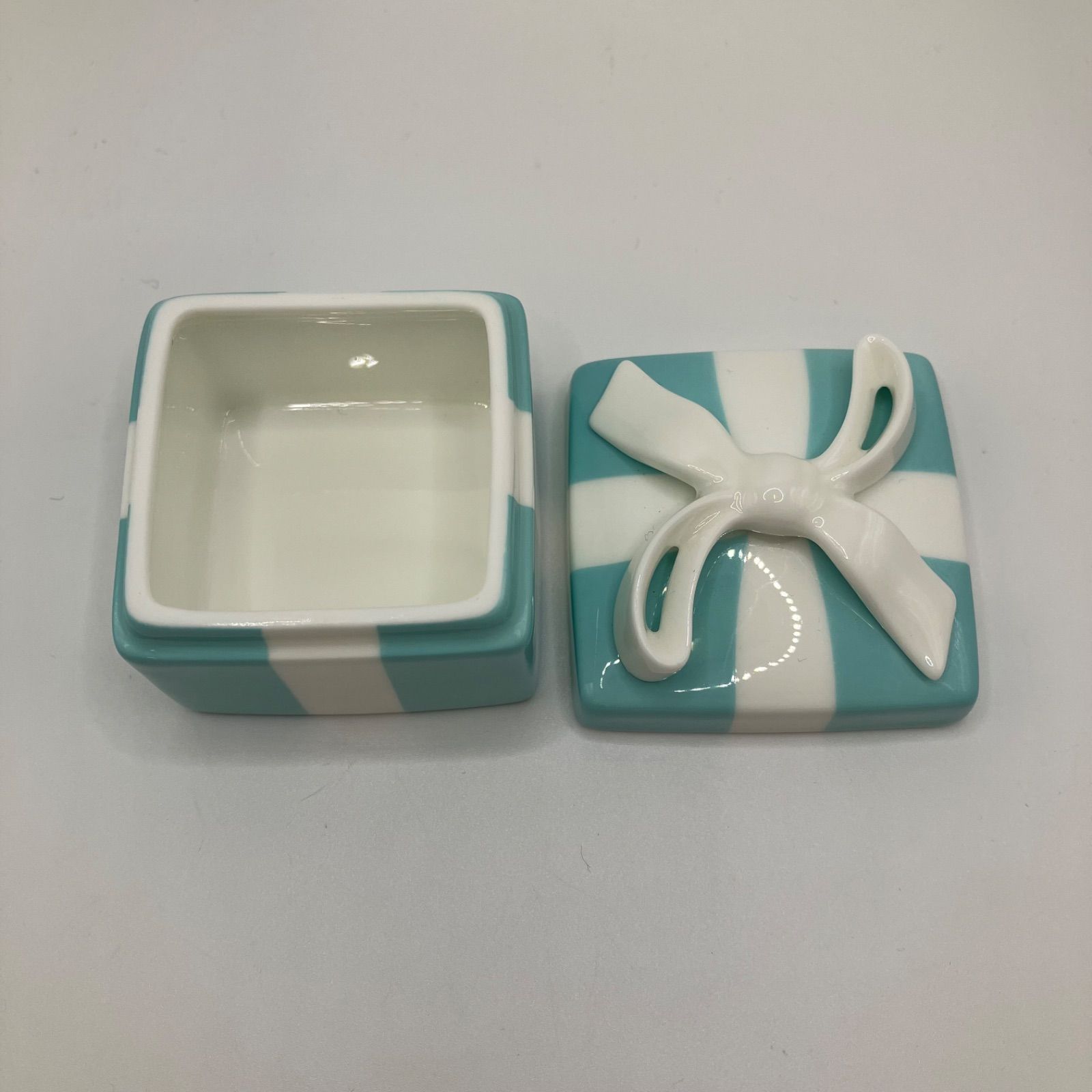 D9056-1 Tiffany-Co. ティファニーアンドコー 小物入れ ネックレス 陶器 リボン装飾 き