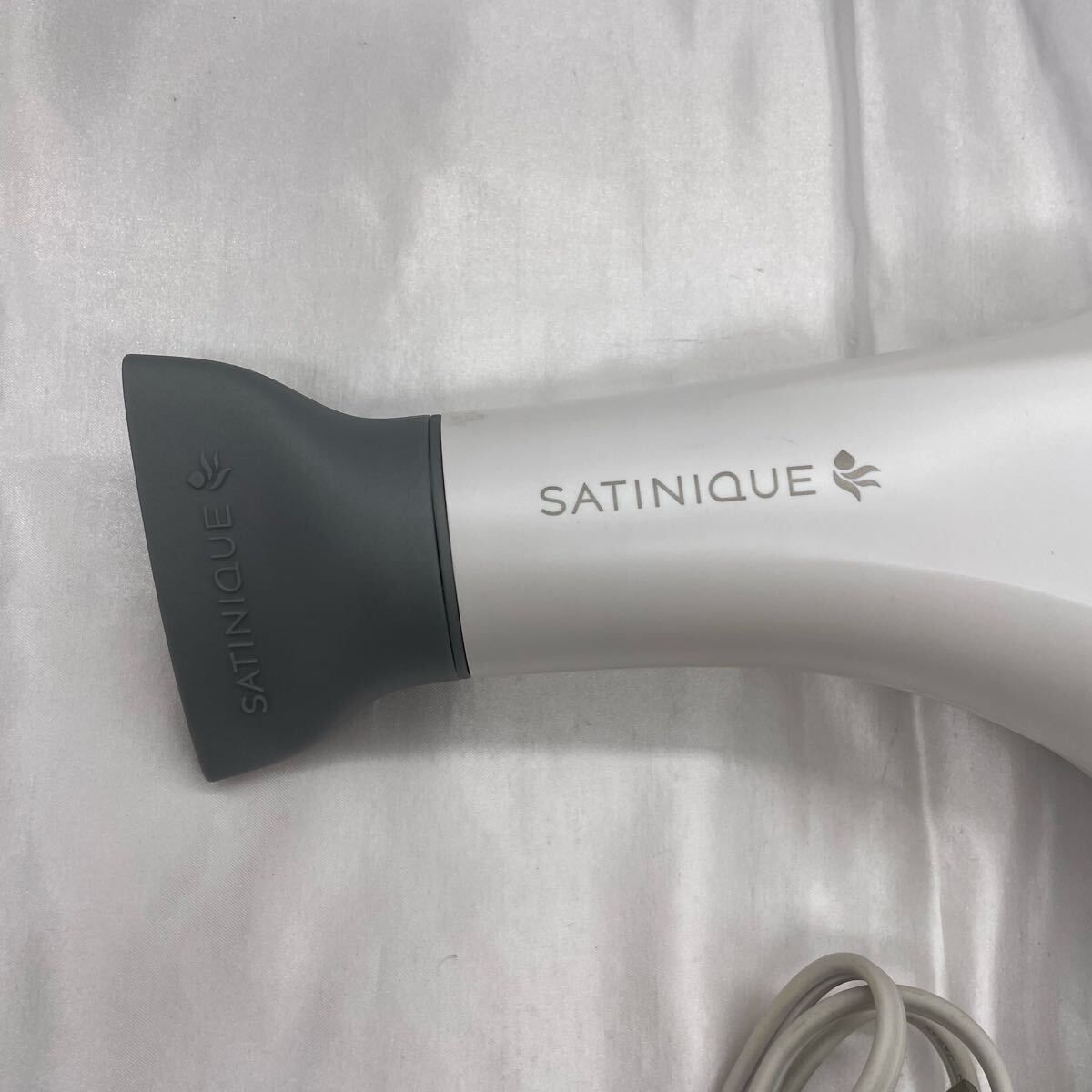 動作良好】SATINIQUE サティニーク ヘアドライヤー ホワイト