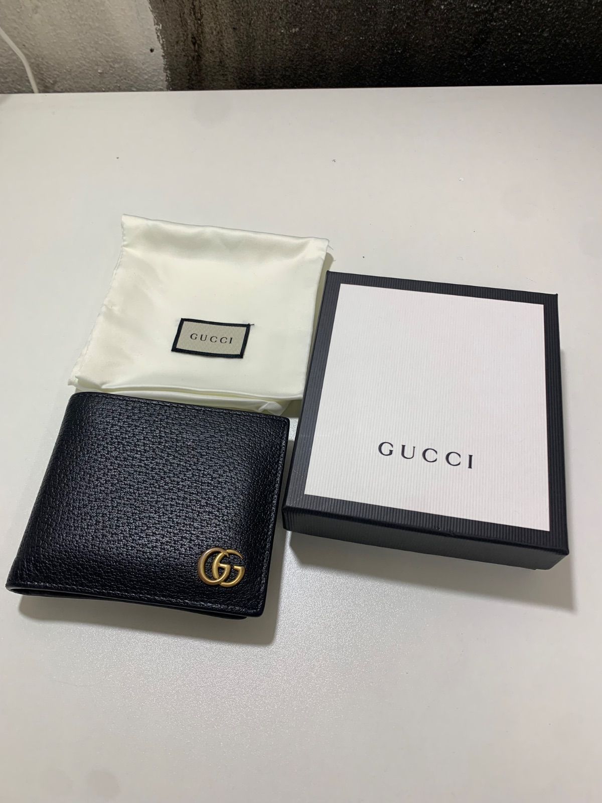 j1549 GUCCI グッチ 2つ折り レザー ブラック