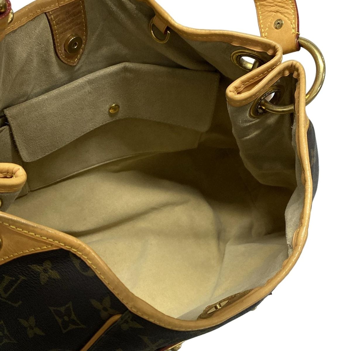 ショルダーバッグ