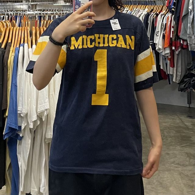MICHIGAN / ミシガン】フットボールTシャツ - メルカリ