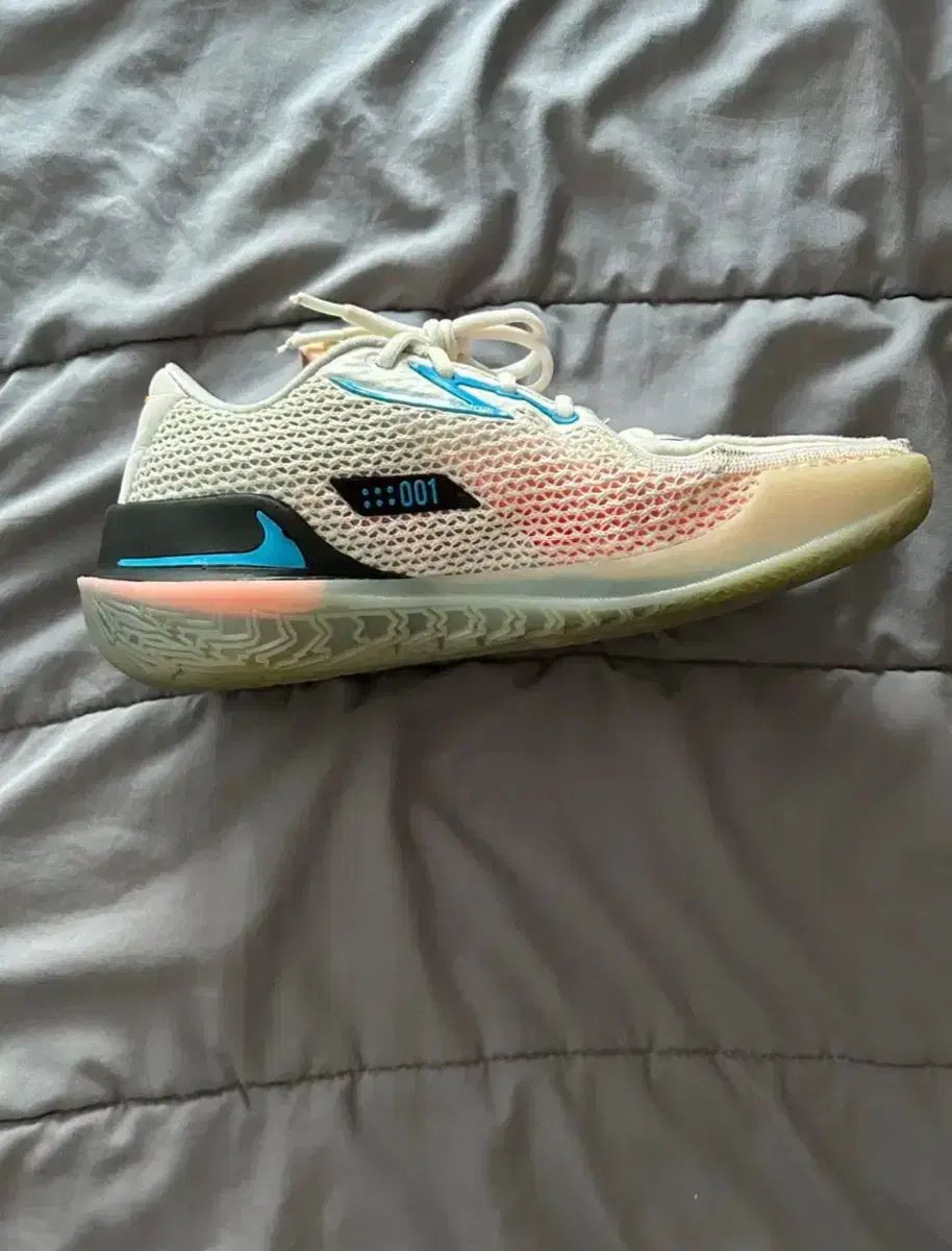 260 NIKE