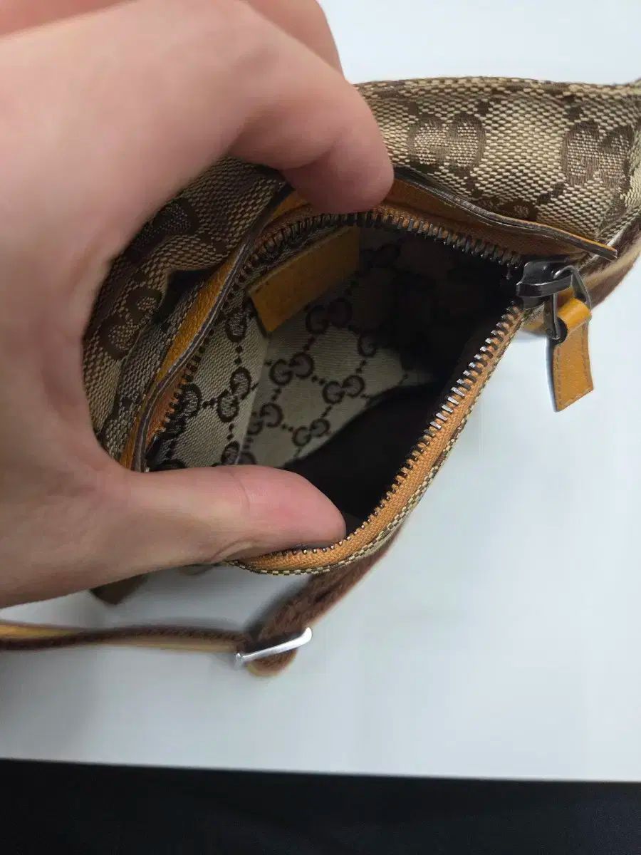 GUCCI グッチ